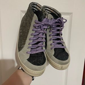 P448 size 41/10w metallic and purple